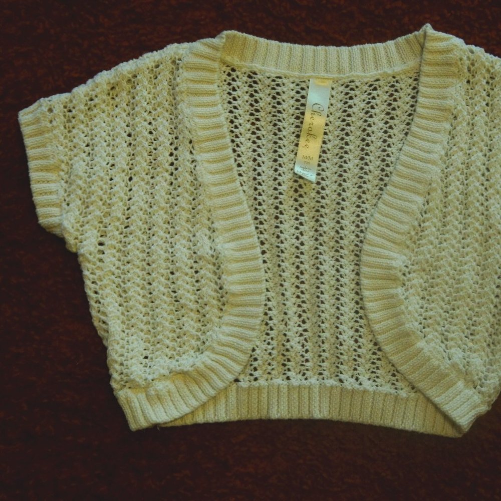 White Cherokee shrug size 7/8